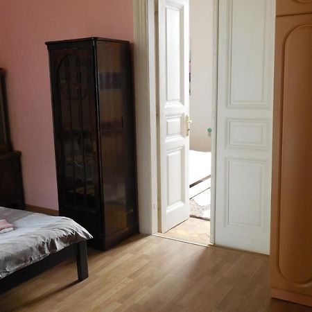 2 Room Apartment Near Opera House Lviv Luaran gambar
