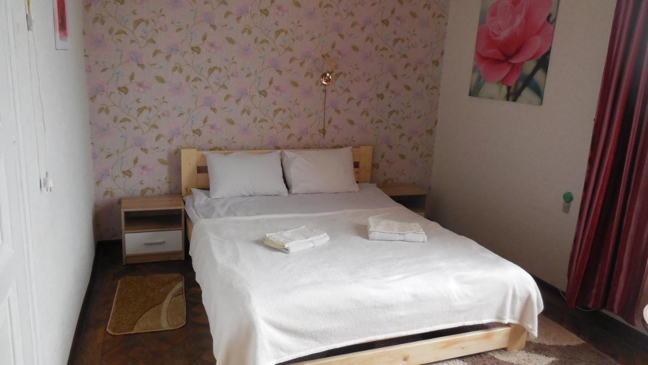 2 Room Apartment Near Opera House Lviv Luaran gambar