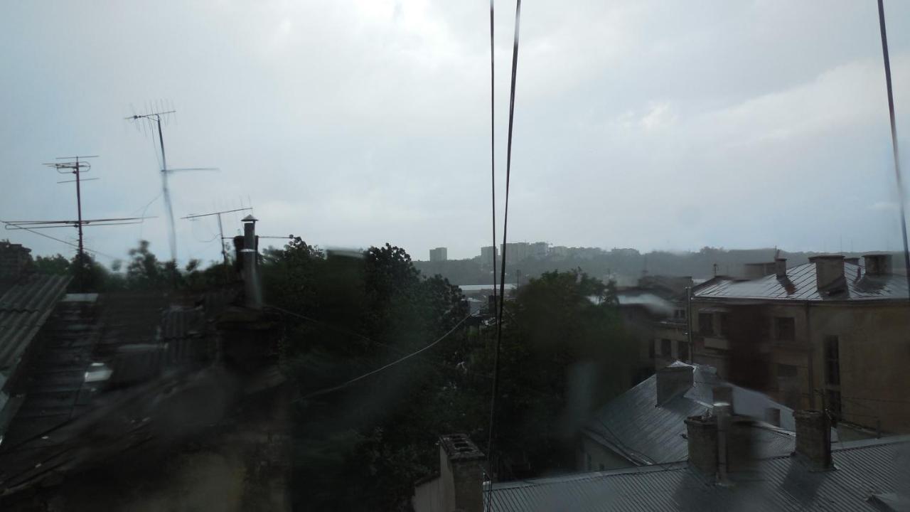 2 Room Apartment Near Opera House Lviv Luaran gambar