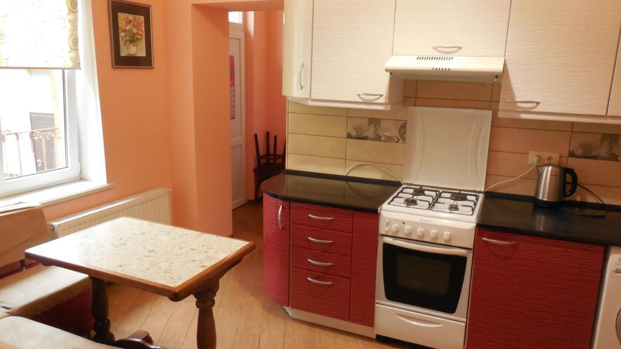 2 Room Apartment Near Opera House Lviv Luaran gambar