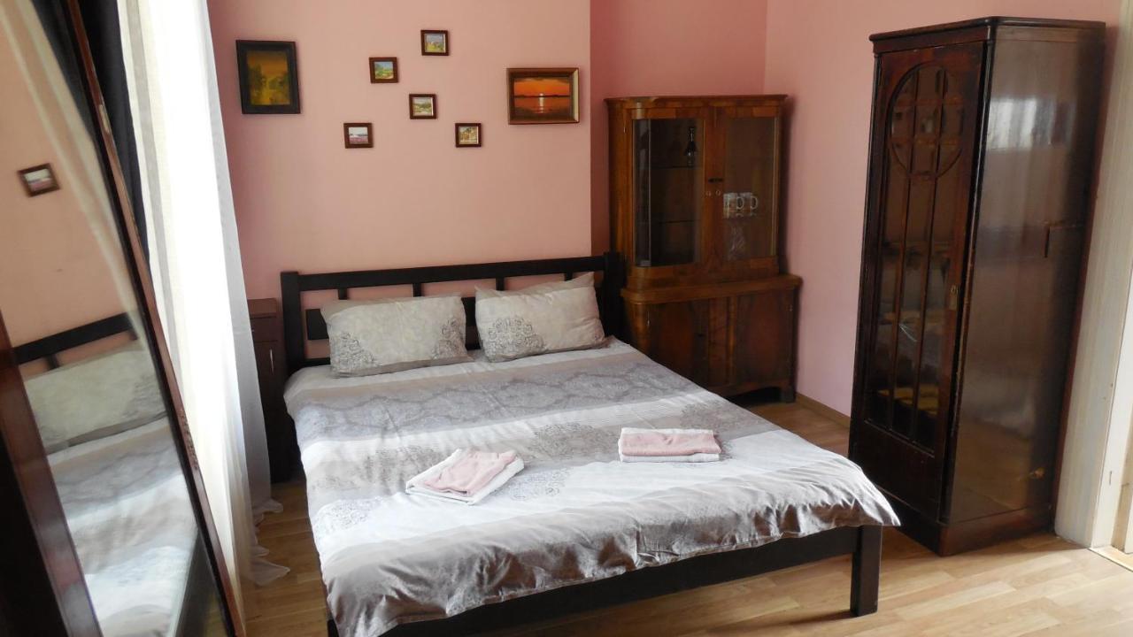 2 Room Apartment Near Opera House Lviv Luaran gambar